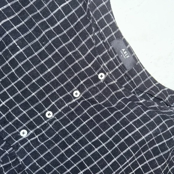 Able Black and White Buttoned Nico Swing Dress with Cuffed Sleeves - Picture 4 of 5